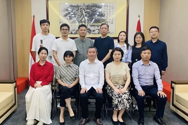Membahas kerja sama dan menyambut peluang | Ningbo University of Finance and Economics (NBUFE) mengunjungi Kamar Dagang Zhejiang Indonesia (Zhejiang Chamber of Commerce Indonesia), menjajaki babak baru RCEP
