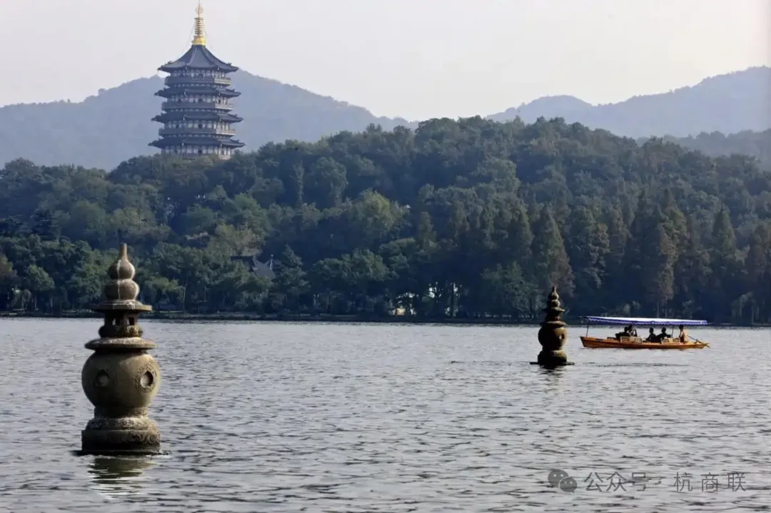 Genderang ditabuh di kepulauan, tim tangguh mulai bertugas! Daftar lengkap tim kerja Kamar Dagang Hangzhou Indonesia diumumkan menjelang upacara penyerahan plakat 5 November